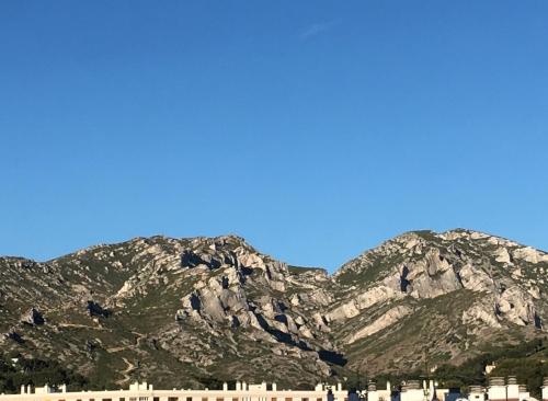 Marseille 13009 - Bel Appartement lumineux de 70 m2 - 2 chambres - vue sur Col de la Gineste - Direction Cassis Marseille france