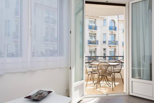 Appartement MARTINEZ AREA: NEW 2BEDS/2BATHS 22 Rue Latour-Maubourg Cannes