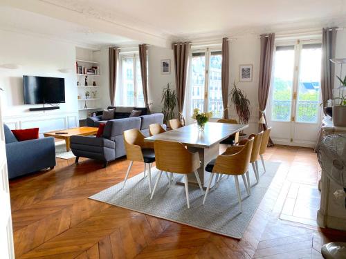 Appartement Marvellous Sunbathed 3BR at the heart of Paris Floor 4 119 Boulevard de Sébastopol Paris