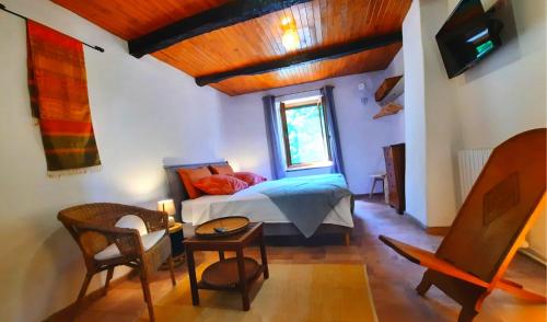 B&B / Chambre d'hôtes Mas de Boissière - Chambres d'hôtes avec piscine et jacuzzi Le Pouget Cros