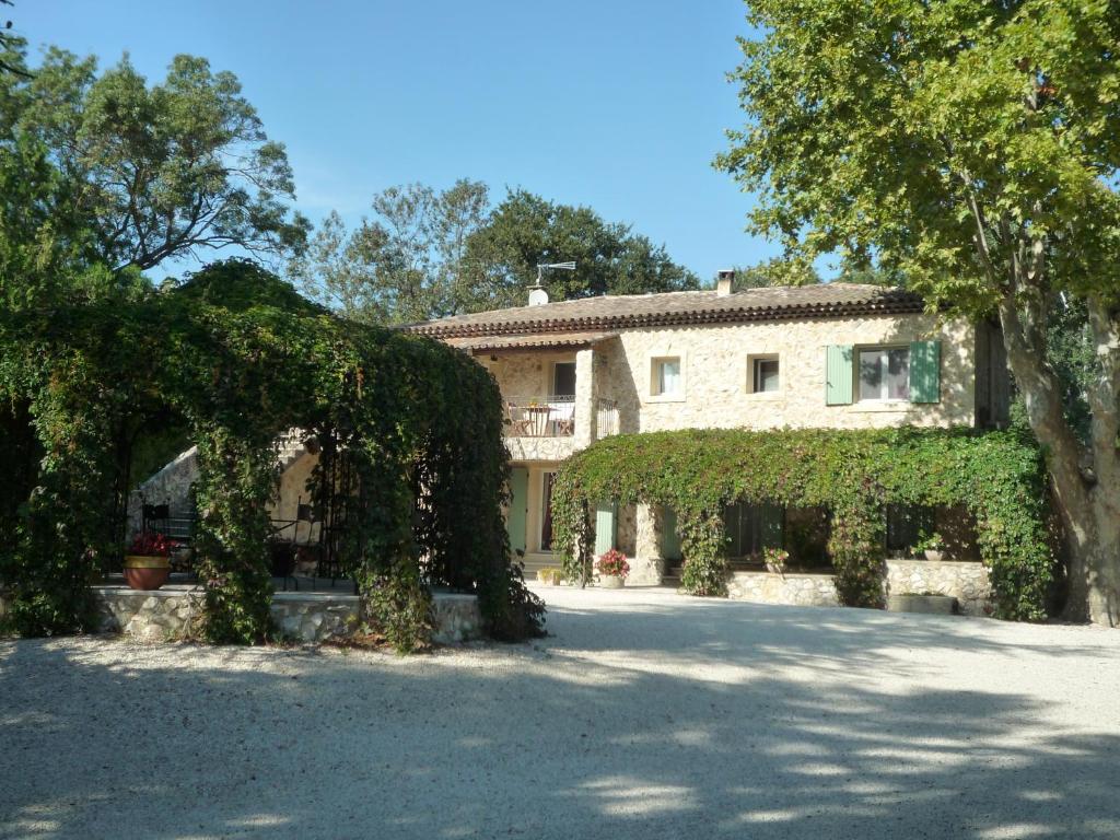 B&B / Chambre d'hôtes Mas de l'ile 1261 Chemin des Canotiers, 84000 Avignon