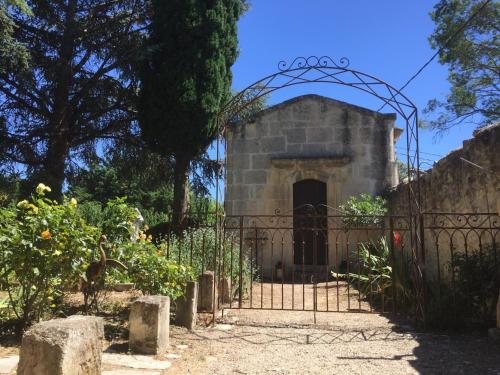 Mas de la Chapelle Sainte-Elisabeth Tarascon france