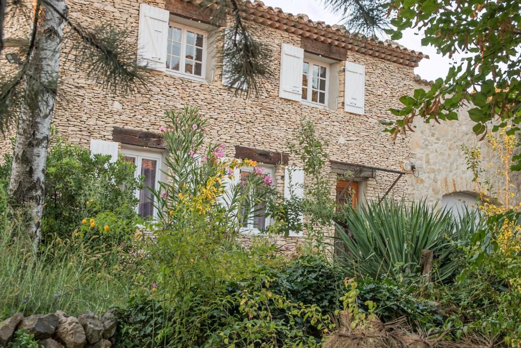 Maisons de vacances Mas des Coccinelles 245 chemin de la glacière, 26170 Mollans-sur-Ouvèze