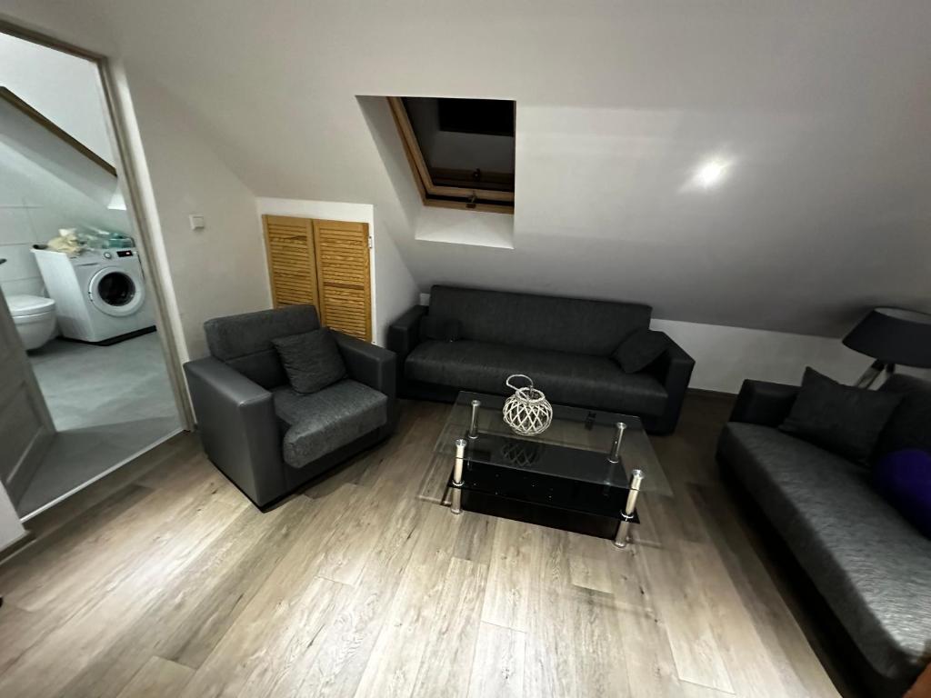 Appartement Max 6 Kirchstraße, 76857 Dernbach