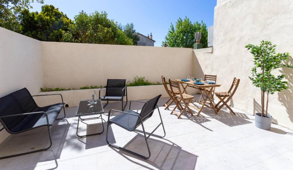 Appartement MaxBnb - CLIMATISÉ - Grand Studio 37m2 & terrasse 30m2 - Est 496 Avenue Colonel Picot, 83100 Toulon