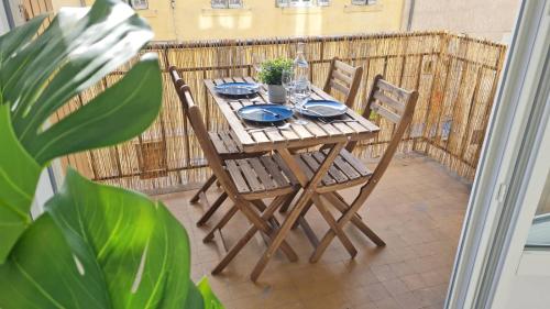 Appartement MaxBnb - ISLY - T2 Balcon/clim 50m² - Ouest - 14 Rue d'Isly Toulon