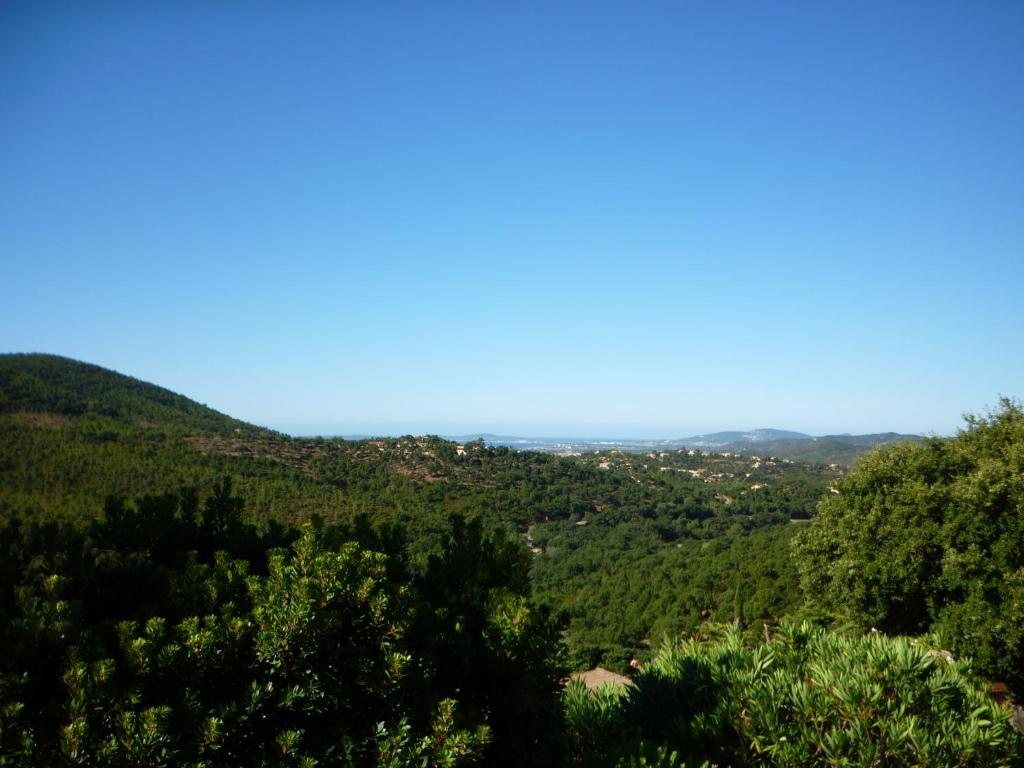 Villa Mazet pour 4 personnes - Piscine commune et tennis Mas de la Chesnaie, 83250 La Londe-les-Maures