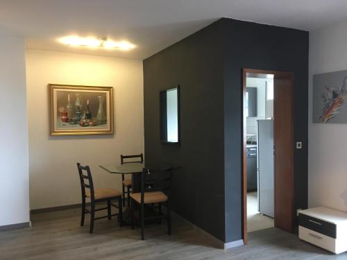 Appartement MBZ Ferienwohnung TREVERE - 2 ZKB Balkon Trierer Str. 55 Dillingen