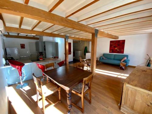 Appartement Medieval Avignon, calm, stunning & spacious 7 Rue Pavot Avignon