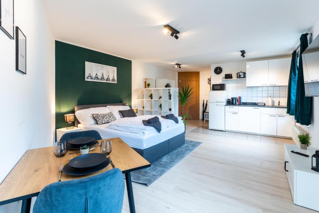 Appartement Mercedes I Stuttgart I Kitchen I Home Office I Netflix 5 Steinmäuerleweg, 71034 Böblingen