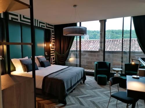 Hôtel Mercure Figeac Viguier du Roy 52 Rue Emile Zola Figeac