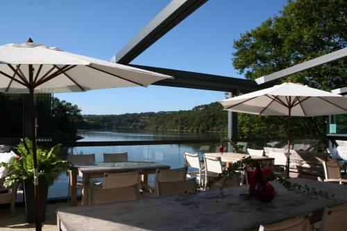 Maison d'hôtes Merlin les pieds dans l'eau 1 L'Anse de Sordan Saint-Aignan