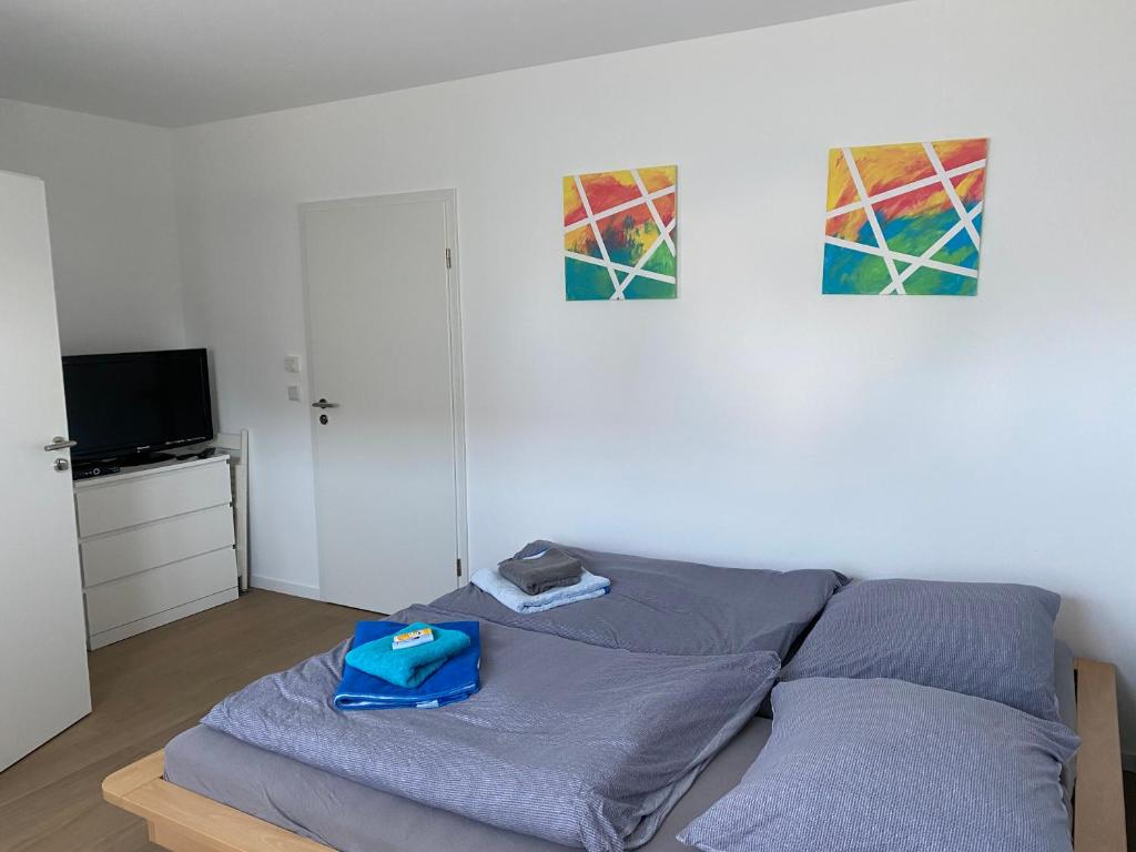 Maison d'hôtes Messezimmer nahe der Düsseldorfer Messe mit eigenem Eingang und gratis Minibar 17 Krönerweg, 40468 Düsseldorf