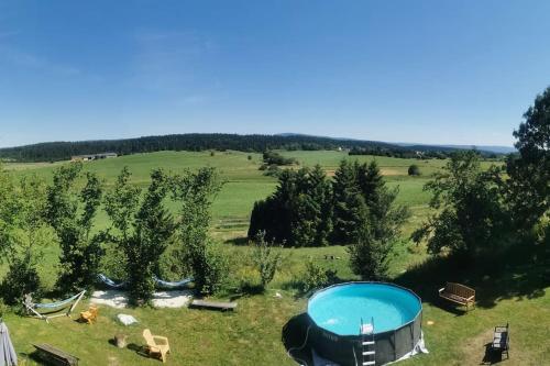 Appartement Meublé 70m2 dans le Haut Doubs. Balcon. Calme, vue dégagée 20 Route de Oye et Pallet La Planée