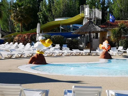 Meublé de tourisme 6/8 pers bord de mer sur camping 4* Vias france