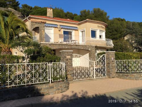 Meublé tourisme 4*, les pieds dans l'eau, Villa LAS PALMERAS La Londe-les-Maures france