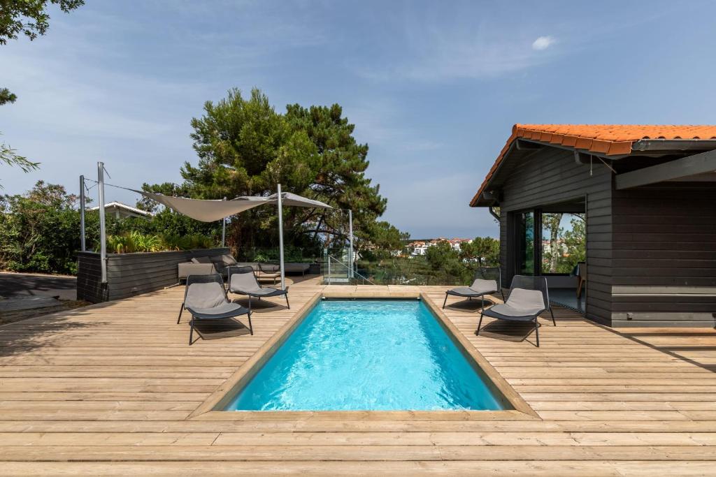 Villa MILADY KEYWEEK Villa with Pool Ocean Views in Biarritz 28 Rue de Cristobal, 64200 Biarritz