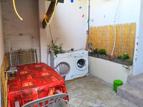 Maison d'hôtes Mini Studio de 13 m2 avec terrasse 15 mn centre Nimes 16 Rue de Toulouse Nîmes