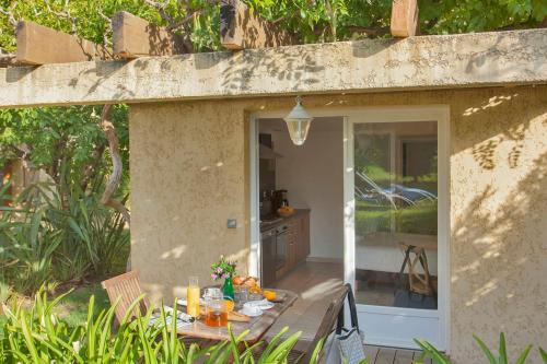 Villa minivilla lilas indépendante à Calvi avec jardin et piscine jardin et bbq GQVX+2G Calvi Calvi