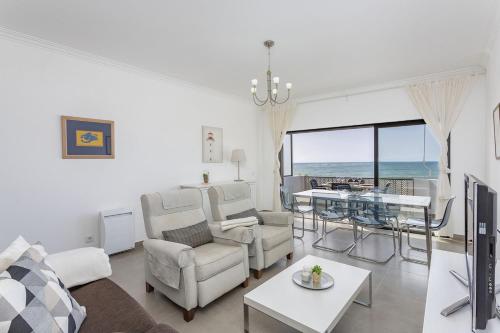 Appartement Miral 3 - Sea front by HD PROPERTIES Infante Sagres, 27 Quarteira