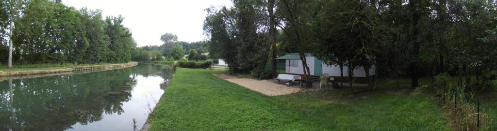 Séjour à la campagne Mobil-home 25 route d'Ancy le Franc, 89390 Ravières