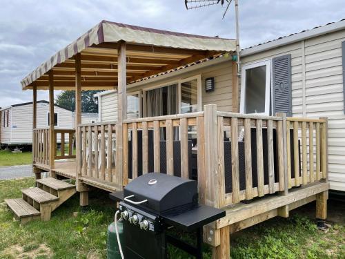 Camping Mobil-Home 4 étoiles avec piscine proche de Blois Domaine de dugny Onzain