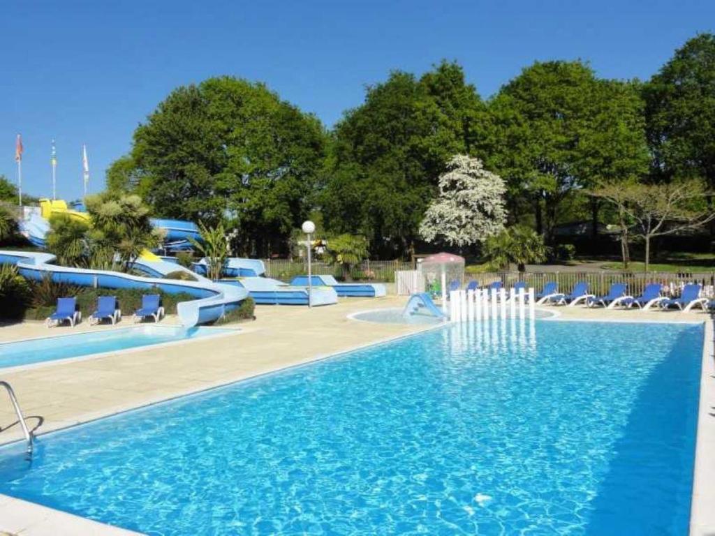 Camping Mobil Home XXL 4 chambres - Camping Les Jardins du Morbihan 5 Rue de Kersimon, 56250 Monterblanc
