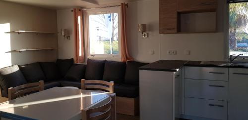 Camping MOBILE HOME SUR EMPLACEMENT EXCEPTIONNEL ES108 2399 rue du montourey camping siblu mr Bergeron es108 Fréjus