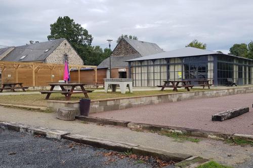 Camping MOBILHOME CLIMATISE TOUT CONFORT 6 à 8 PERSONNES à louer Le Perron Litteau