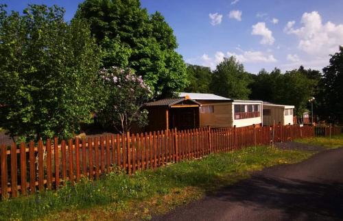 Camping Mobilhome Les Jardins d'Entraigues Les Jardins d'Entraigues Égliseneuve-dʼEntraigues