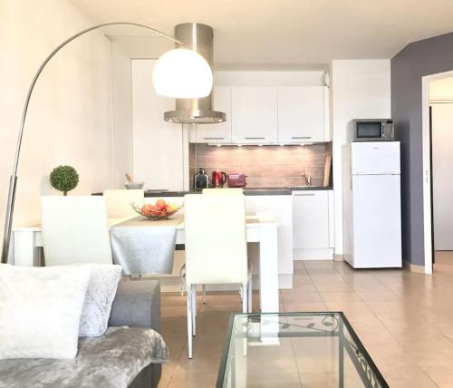 Appartement Modern and peaceful flat with terrace and parking 28 Boulevard de l'Armée des Alpes Nice