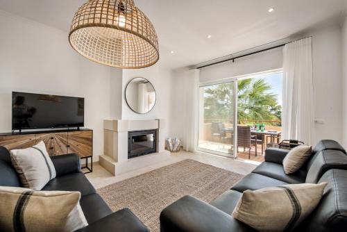 Modern and Spacious Two Bedroom Apartment Carvoeiro portugal
