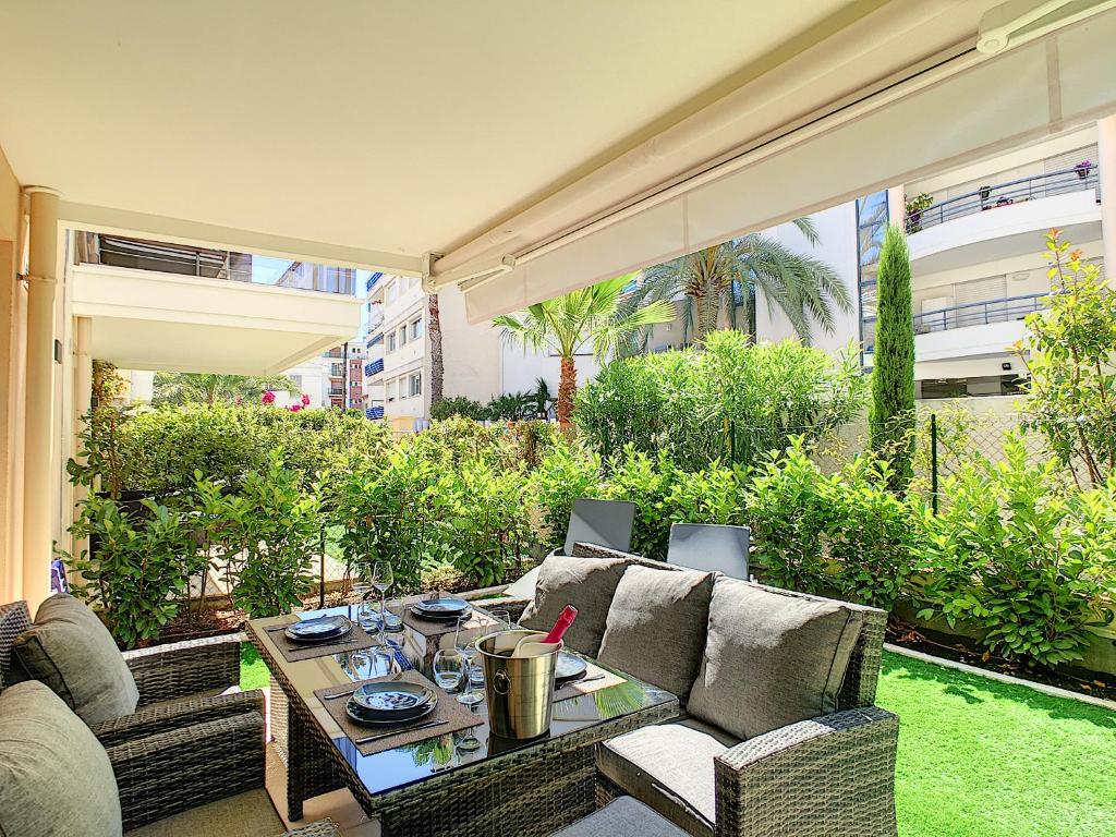 Appartement Modern apartment with swimming pool in residence Cannes Palm Beach 2 Impasse Ordan 7 Rue Ricord Laty, 06400 Cannes