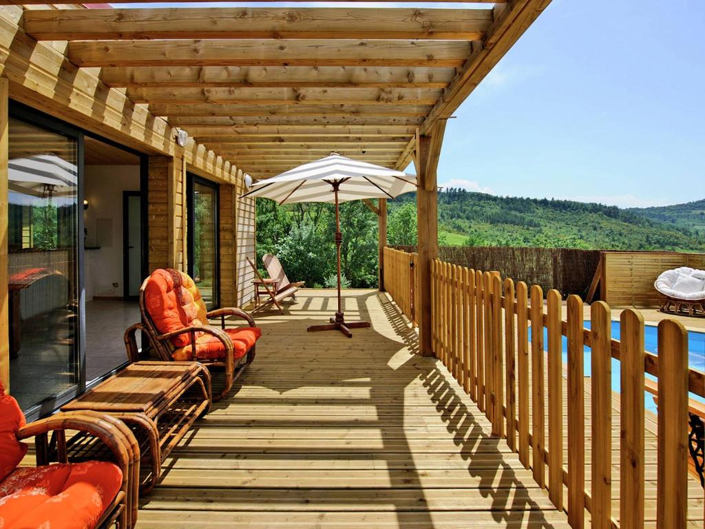 Chalet Modern Chalet in Roquetaillade with Swimming Pool , 11300 Roquetaillade