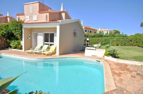 Modern, comfortable and well equipped private pool villa Quarteira portugal