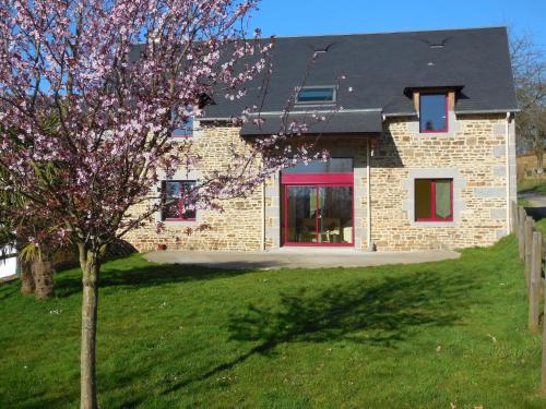Modern Cottage in Normandy with Large Garden Isigny-le-Buat france