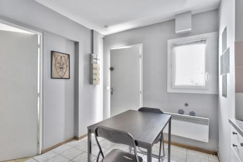 Modern flat on courtyard at the heart of Paris close to BNF - Welkeys Paris france