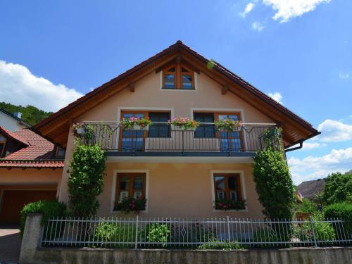 Maison de vacances Modern Holiday Home in Prunn near Lake  Riedenburg