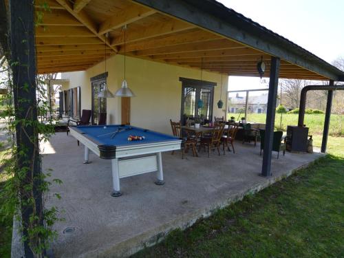 Maison de vacances Modern Holiday Home in St Honor Les Bains near Forest  Saint-Honoré-les-Bains