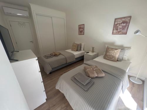 Modern Twin Room with a balcony Montijo portugal