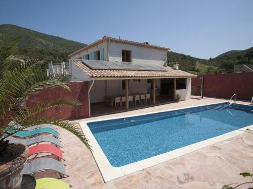 Villa Modern Villa in Roquebrun with Private Pool  Roquebrun