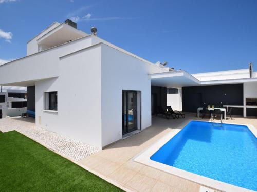 Villa Modern villa with private pool near the beautiful beach of Foz de Arelho  Nadadouro