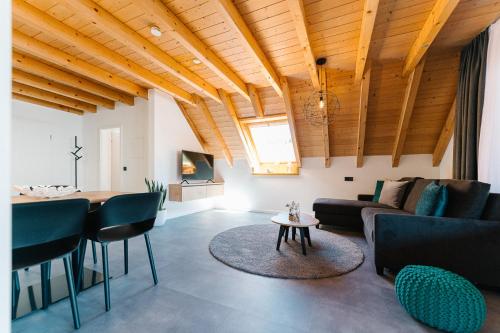 Appartement Moderne 3 Zi.-FeWo BlackForestArt Nähe Freiburg Talstraße Ferienparadies Ochsen 29 Simonswald