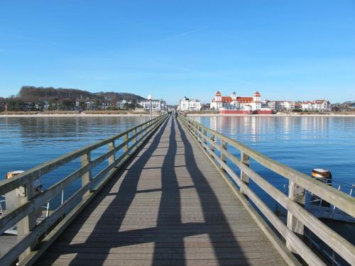 Appartement Moderne Ferienwohnung für 4 Personen in Binz auf der Insel Rügen Rabenstraße 9j Binz