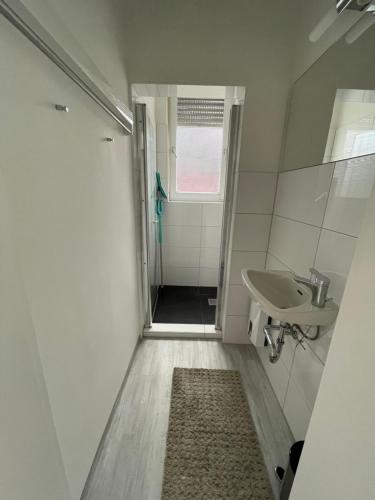 Appartement Moderne und gemütliches Appartement im EG mit eigenem Zugang in guter Wohnlage Friedhofstraße 100 Mülheim