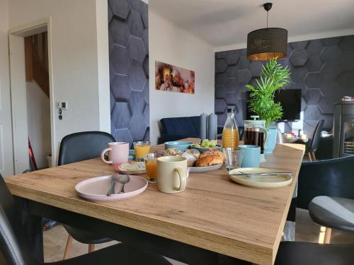 Maison de vacances Modernes behagliches Haus mit Kamin, Terrasse und Garten Rothenseer Straße 25p Magdebourg