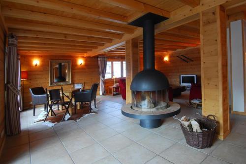 Montbeliarde - Chalet - BO Immobilier Châtel france