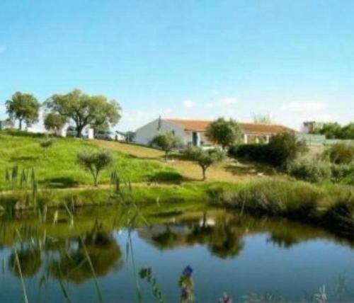 Maison de vacances Monte Courela: piscina, natureza e paz no Alentejo Monte da Courela da Fraga, cx postal 724 Malarranha