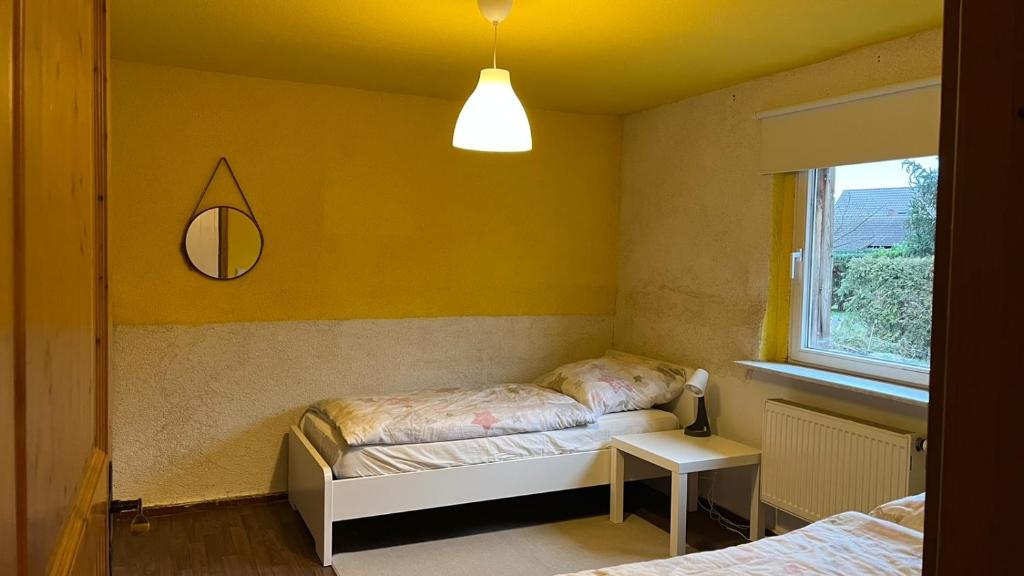 Appartement Monteure, ganzes Haus, Schwarzheide, Haus 1 28 Ernst-Thälmann-Straße Haus 1, 01987 Schwarzheide