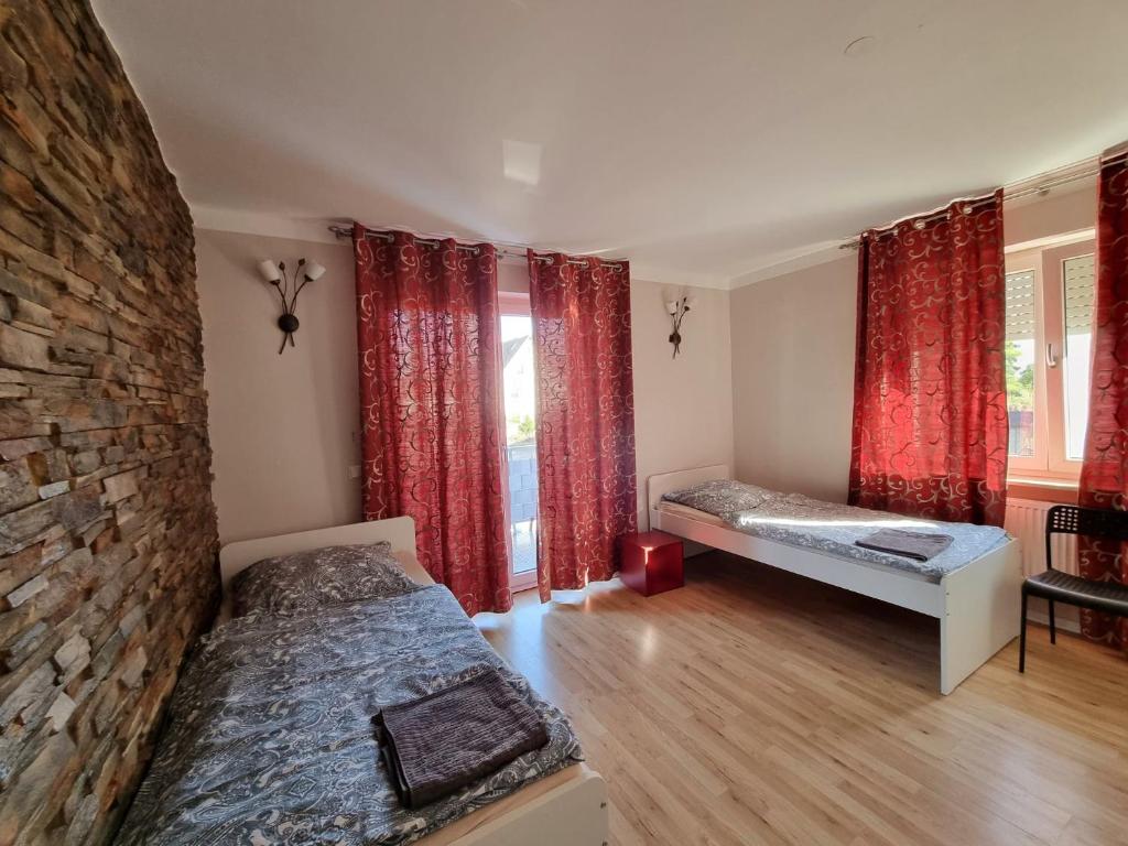 Appartement Monteurunterkunft Cadolzburg Markgraf-Alexander-Straße 5. Wohnung im 1.OG., 90556 Cadolzburg